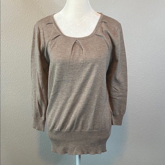 New York & Company Sweaters - New York & Co Scoopneck 3/4 Sleeve Lightweight Sweater Beige Size Large